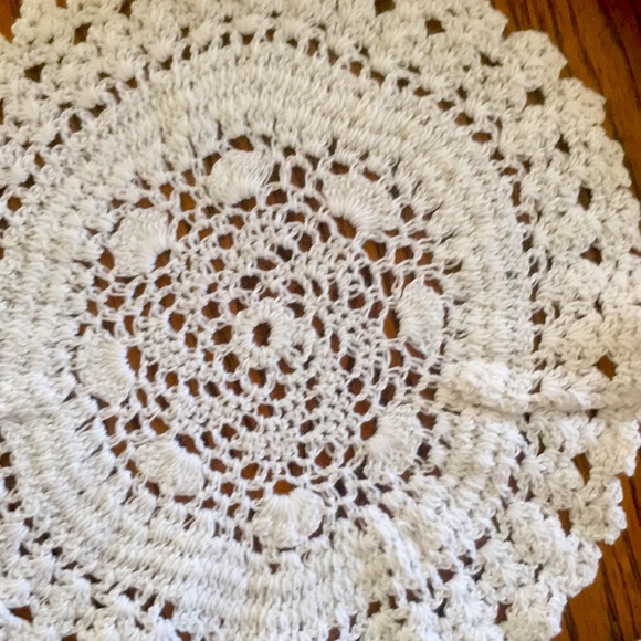 HANDMADE  Crochet Round Cotton Lace Table Doilies White Set of 5 - Picture 2 of 5